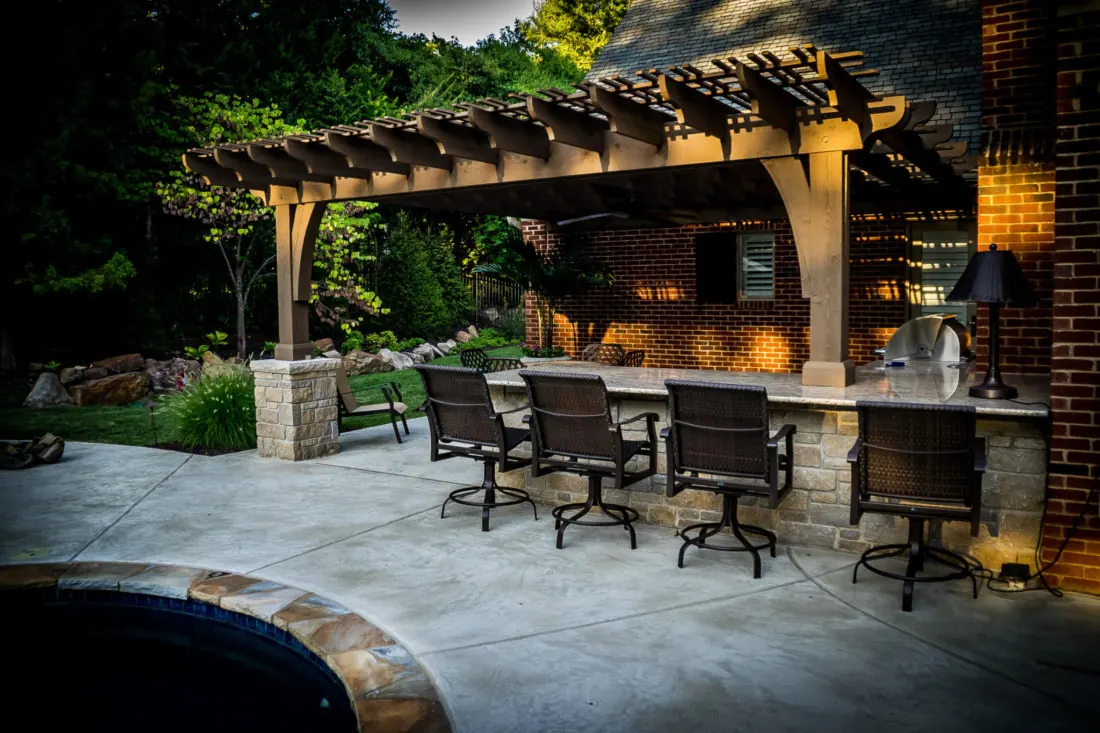 Creating an Outdoor Entertaining Area With Pavers